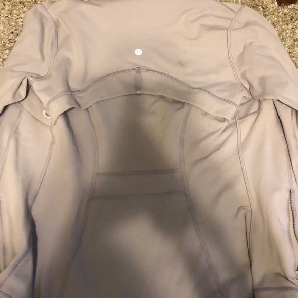 SOLD Lulu lemon light jacket - Picture 3 of 3